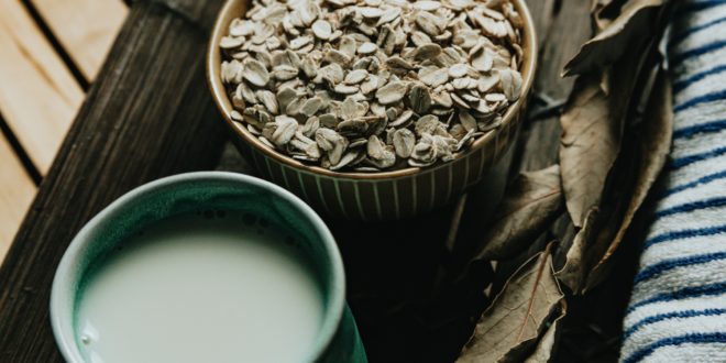bowl-of-dry-oats-and-a-mug-of-tea